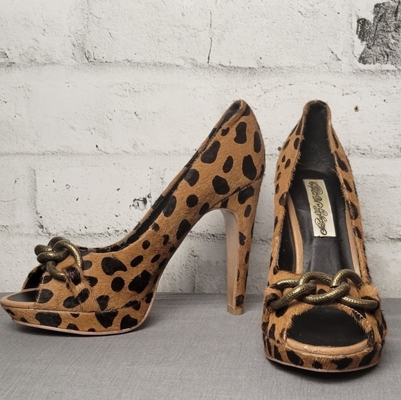 NAUGHTY Monday Faux Fur Leppard Print Peep Toe Platform Heel with Chain … - Picture 2 of 11